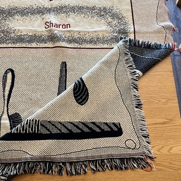 HAIRSTYLIST SHARON THROW BLANKET - Picture 5 of 8